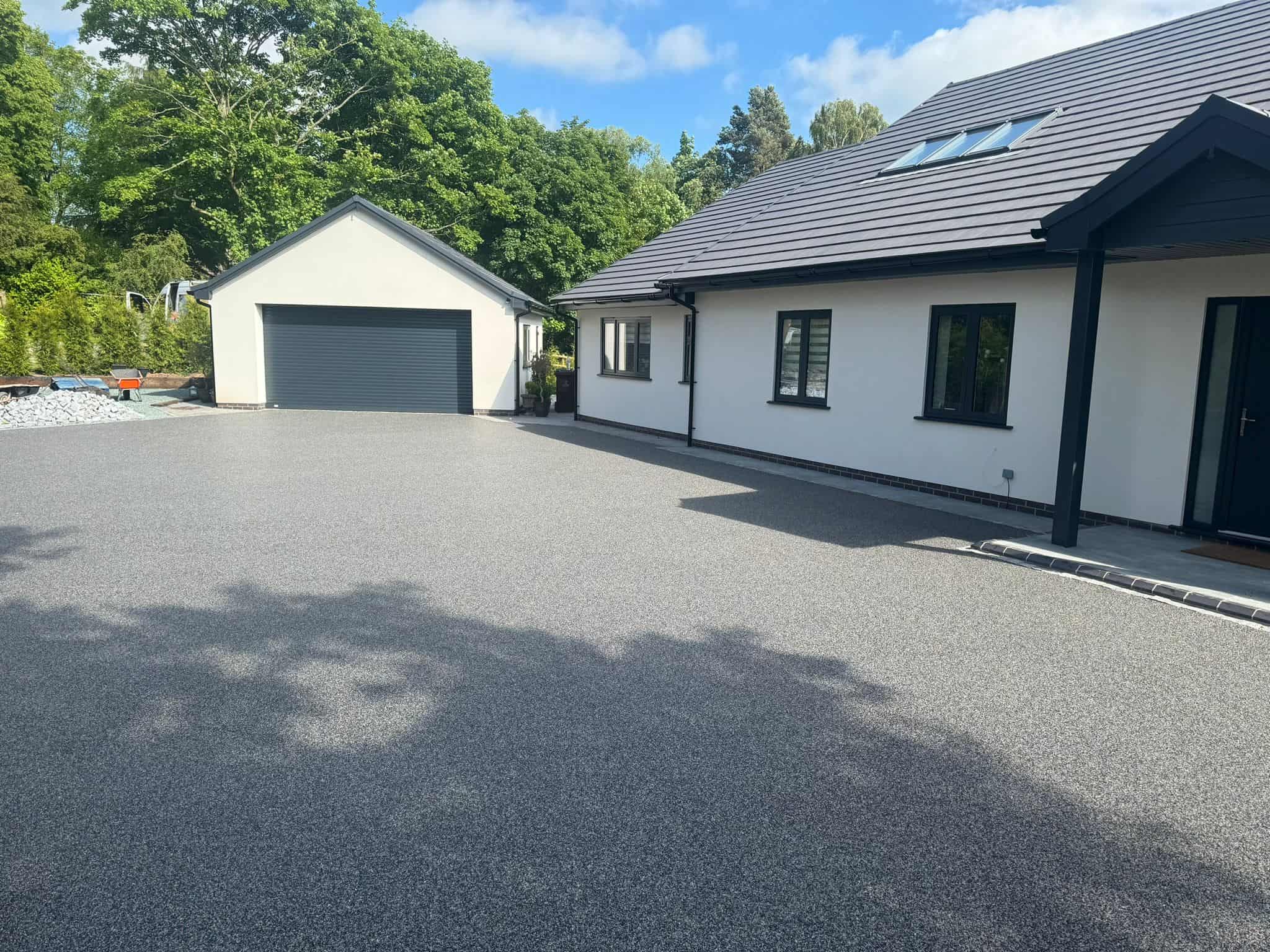 Beautiful resin bound driveway installation by Active Driveways