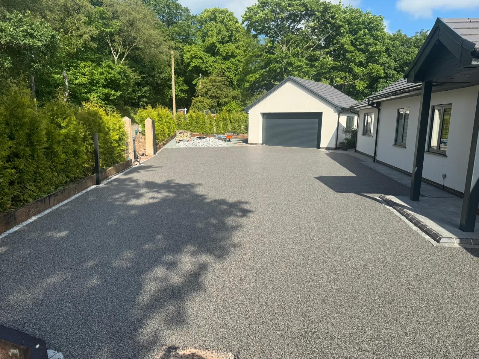 Anthracite Grey Resin Bound Driveway for New Build by Active Driveways - Image 2